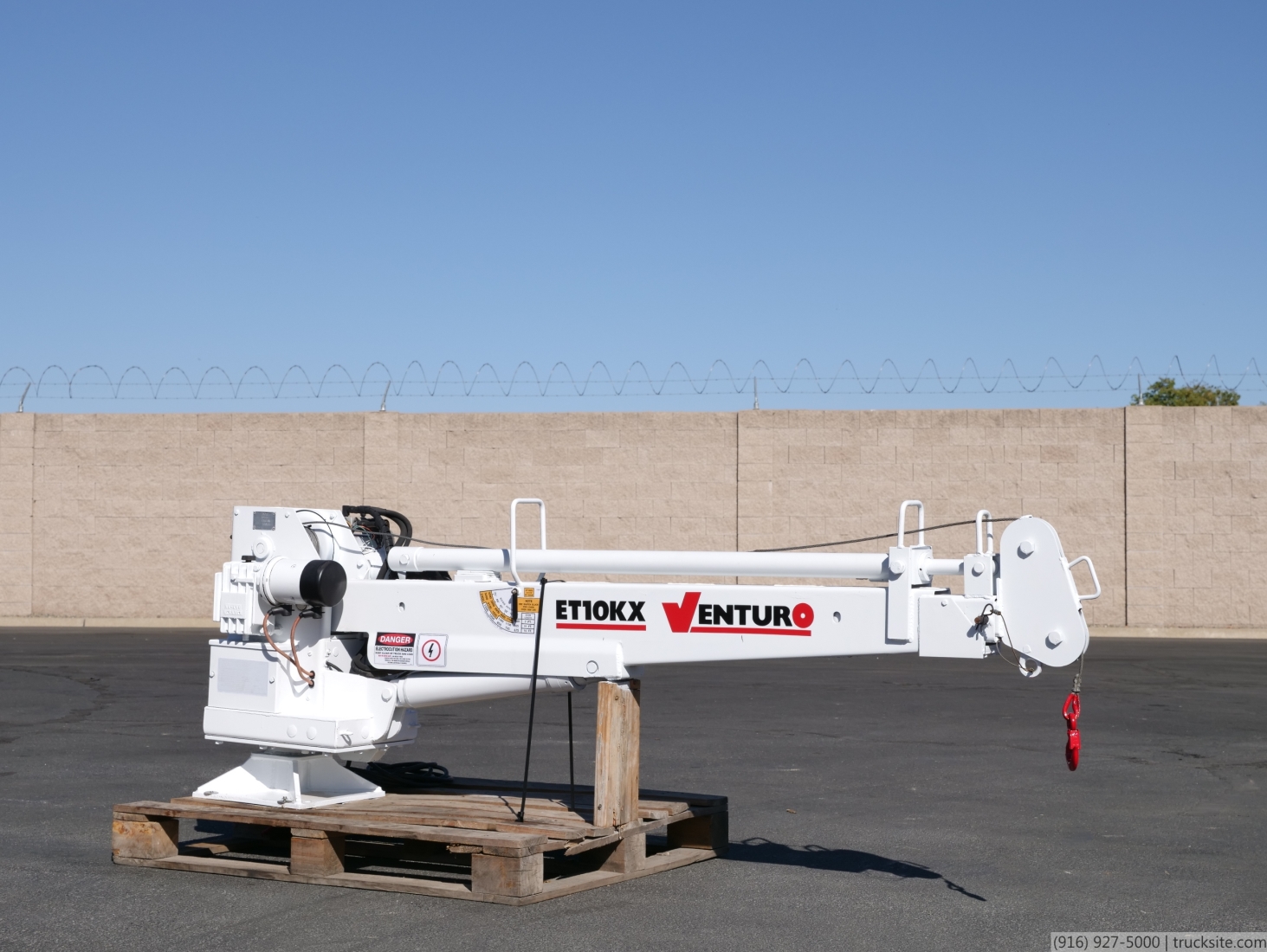 Venturo ET10KX 3,200 lb Electric Service Crane for Sale