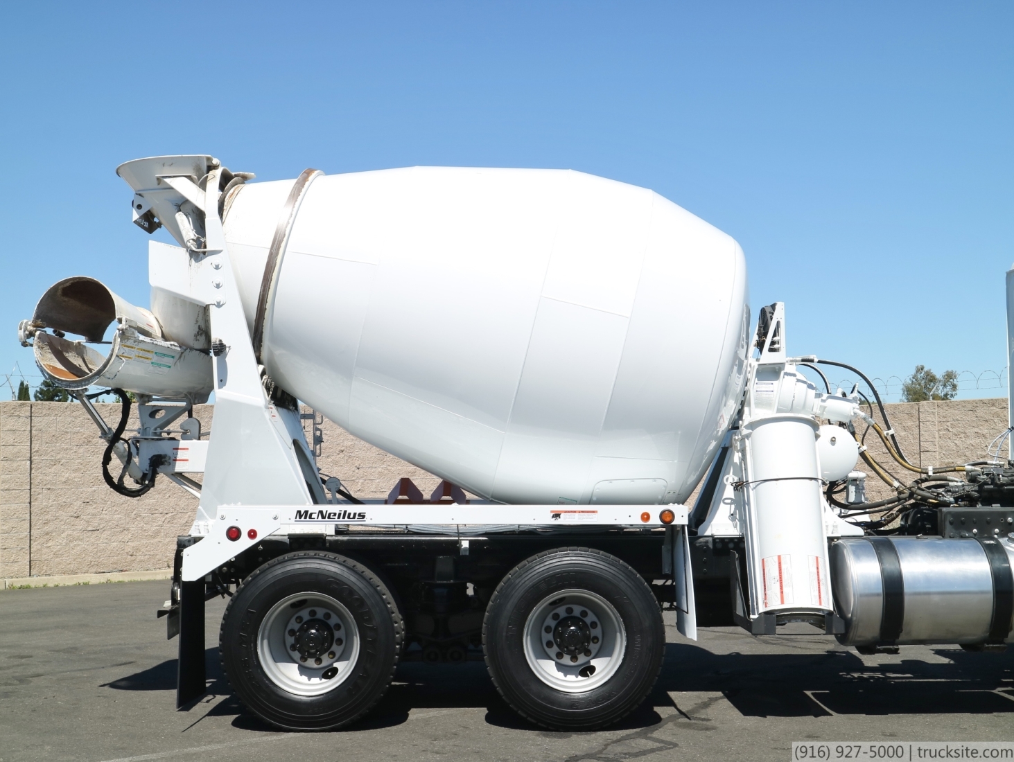 2012 McNeilus 8 YD Concrete Mixer Body for Sale