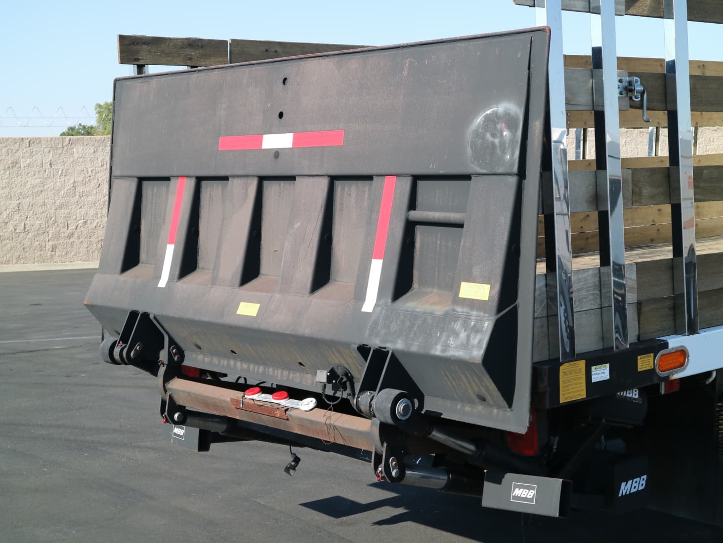 MBB Interlift ILK44 4,400 lbs Liftgate