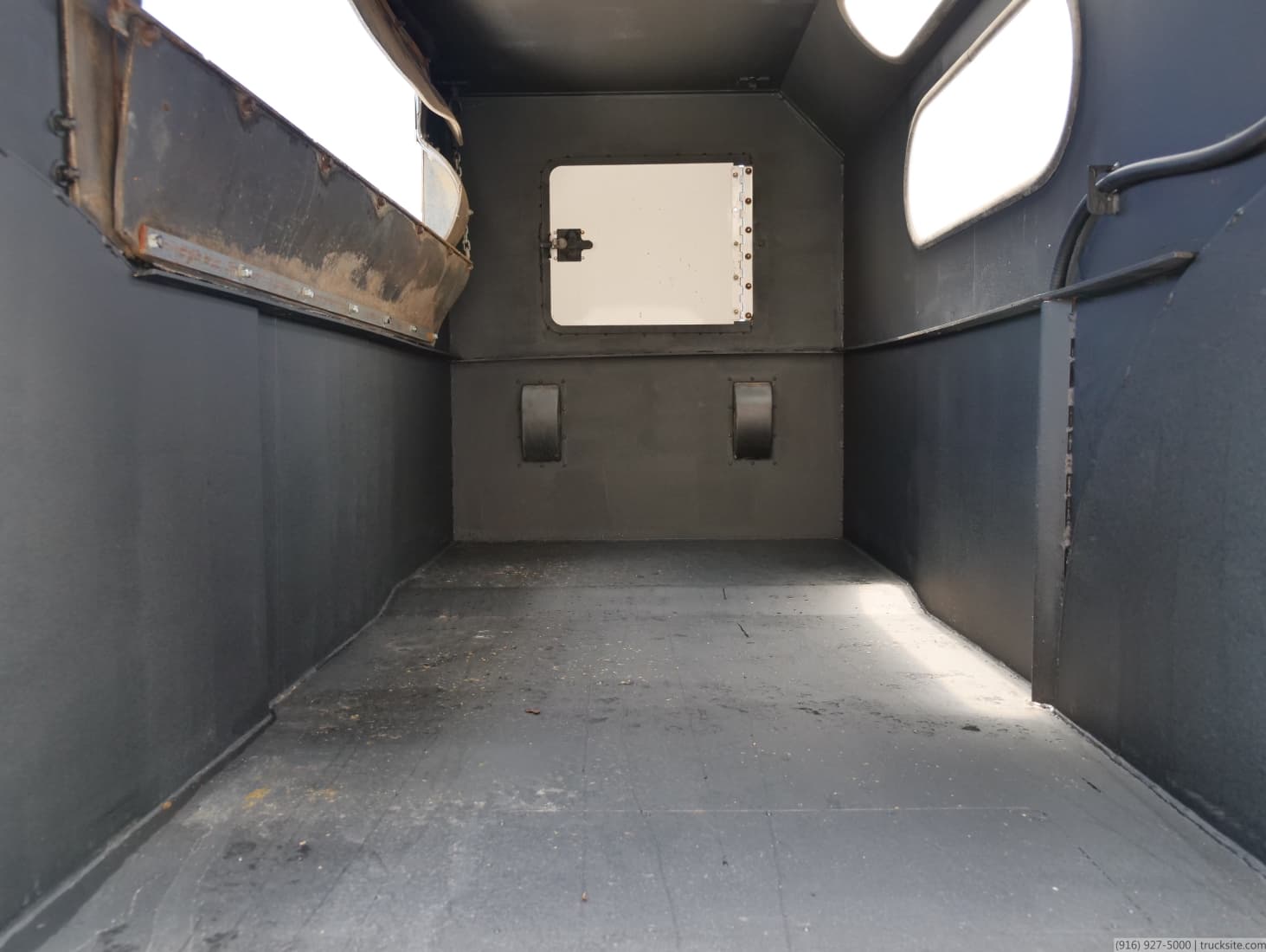 2009 Sterling Schwarze M6000SE CNG Broom Sweeper