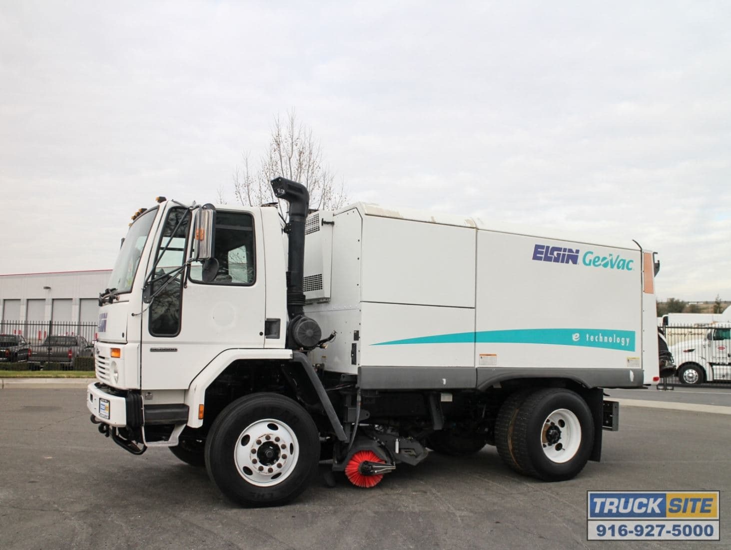 2001 Sterling SC8000 Elgin GeoVac Vacuum Air Street Sweeper