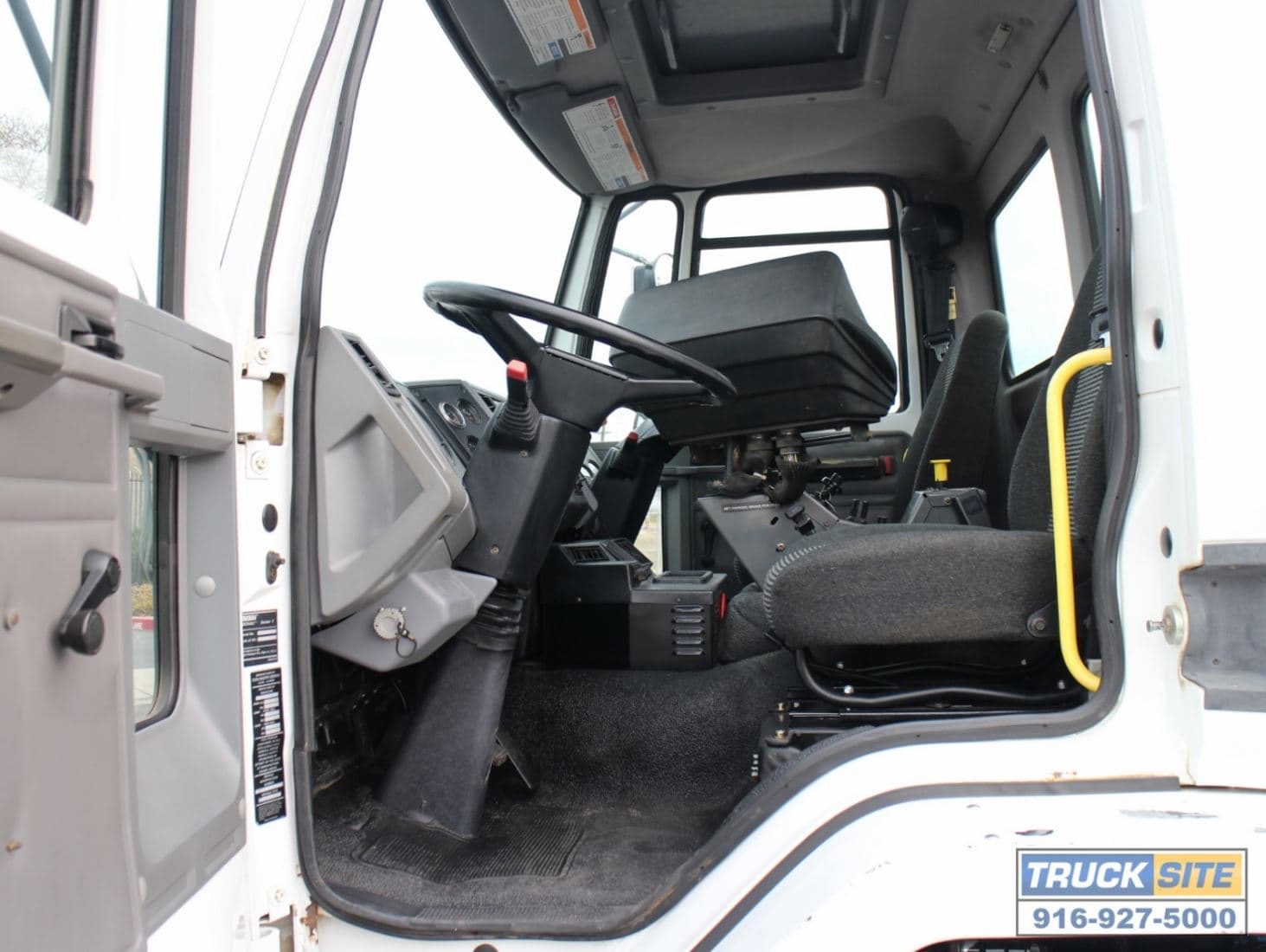 2001 Sterling SC8000 Elgin GeoVac Vacuum Air Street Sweeper