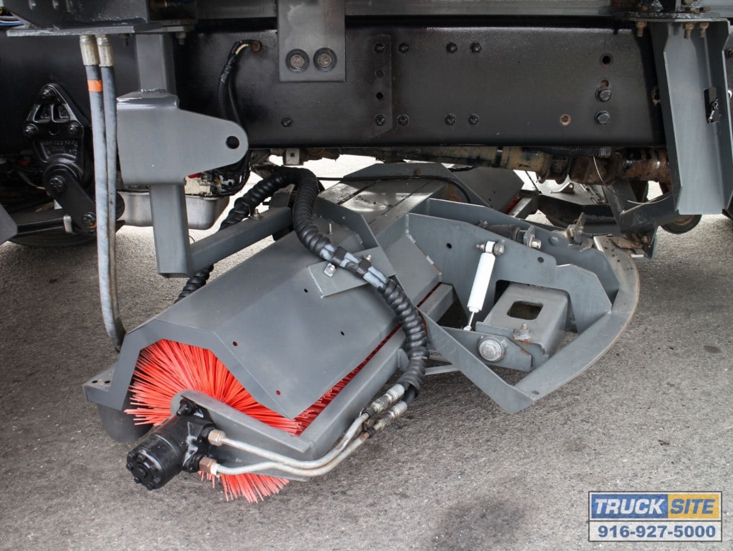 2001 Sterling SC8000 Elgin GeoVac Vacuum Air Street Sweeper