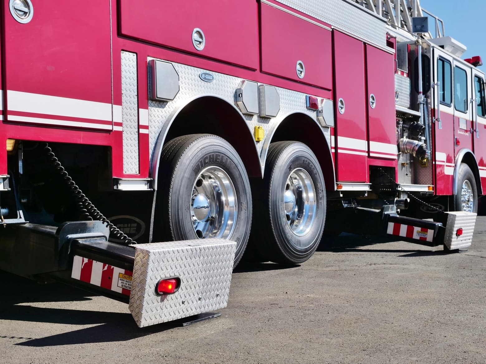 2000 E-One Cyclone HP 100' Quint 2000/500 Truck
