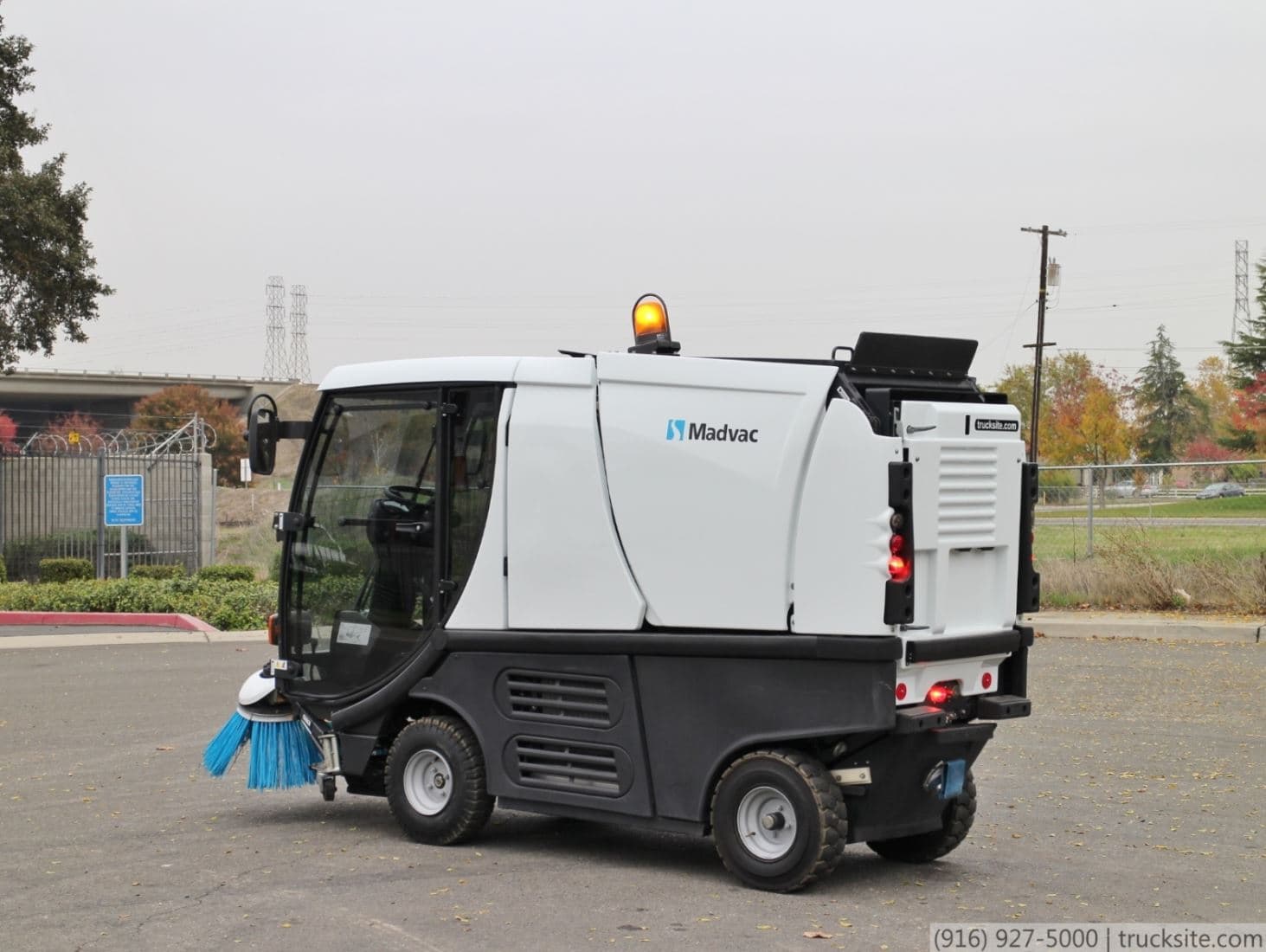 2009 Madvac CN100B Compact Litter Sweeper