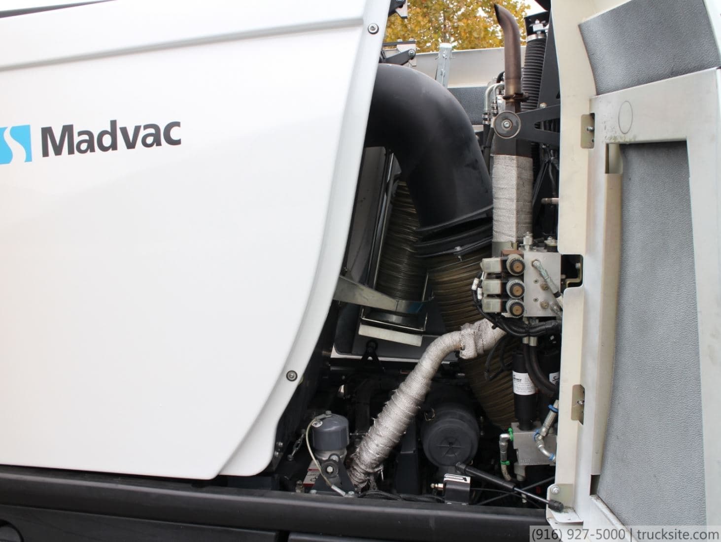 2009 Madvac CN100B Compact Litter Sweeper