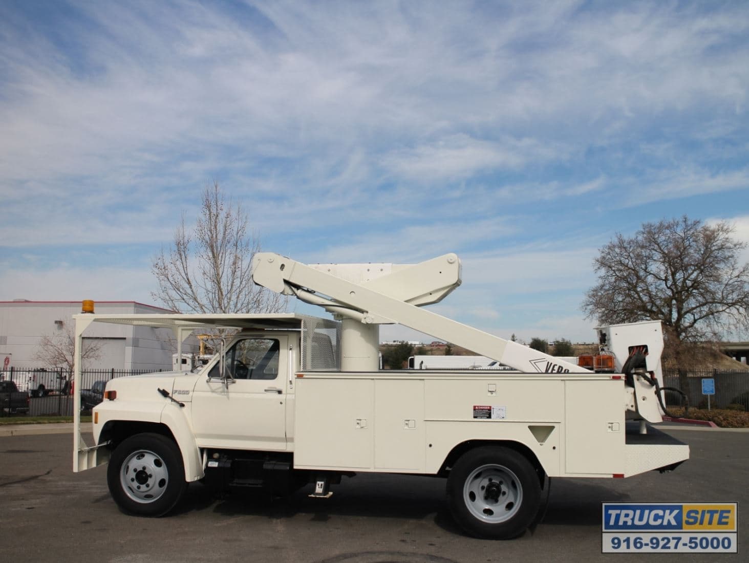 1991 Ford F600 Versalift VST4000I 45' Articulated Bucket Truck
