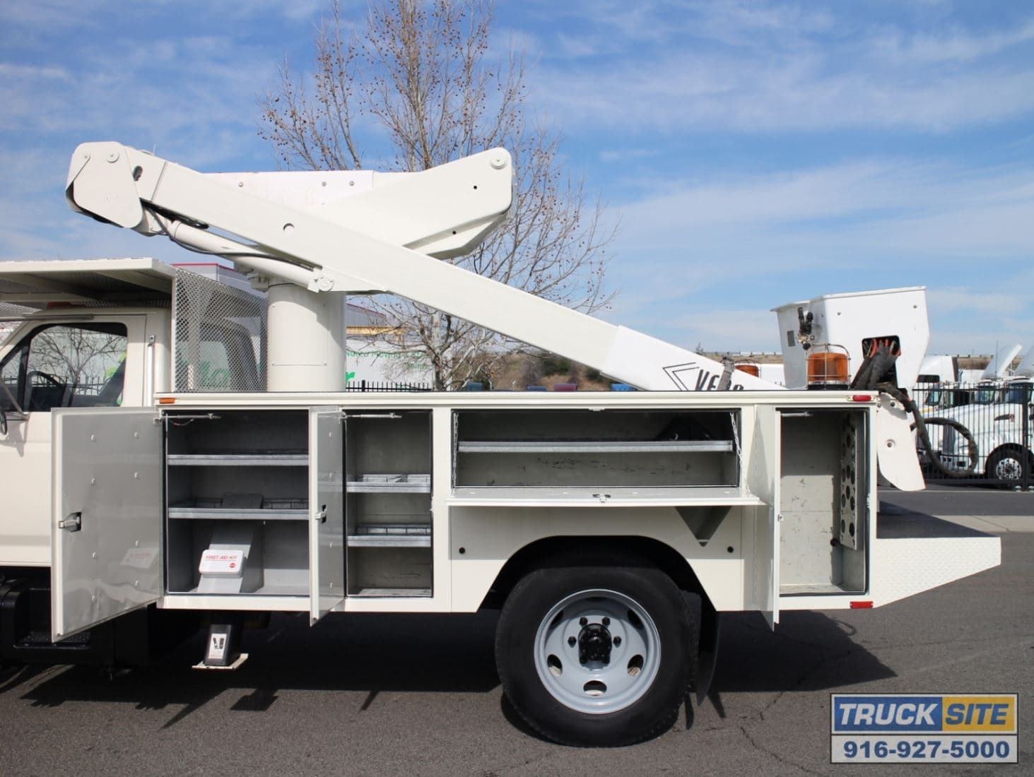 1991 Ford F600 Versalift VST4000I 45' Articulated Bucket Truck