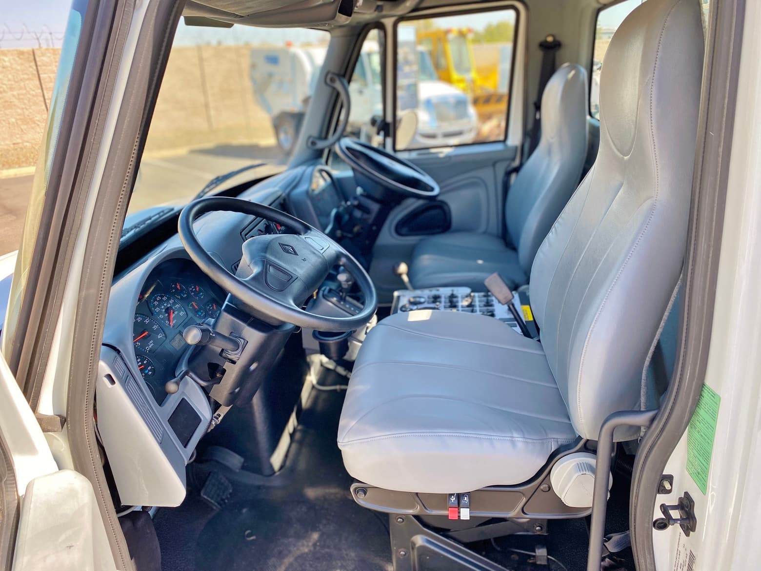 2006 International 4200 Tymco 600 BAH Air Sweeper