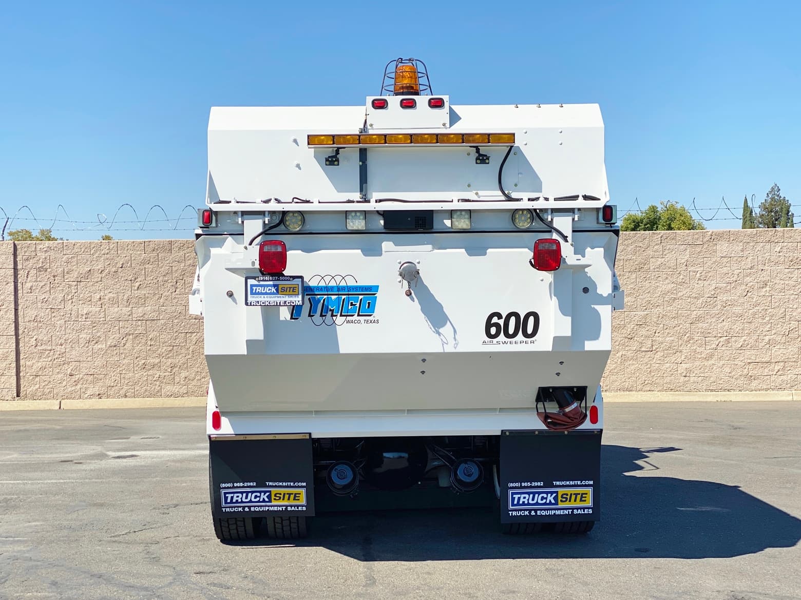 2006 International 4200 Tymco 600 BAH Air Sweeper