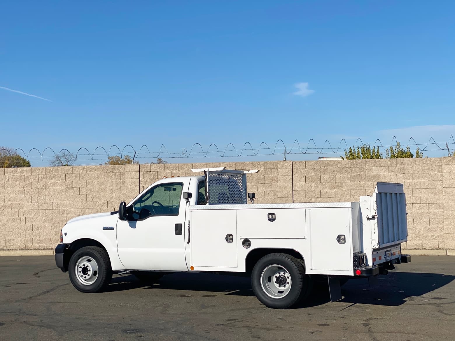 2007 Ford F350 XL SD Mechanics Service Truck w/ Tommy Gate Liftgate