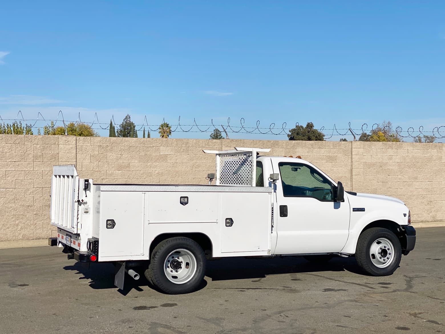 2007 Ford F350 XL SD Mechanics Service Truck w/ Tommy Gate Liftgate