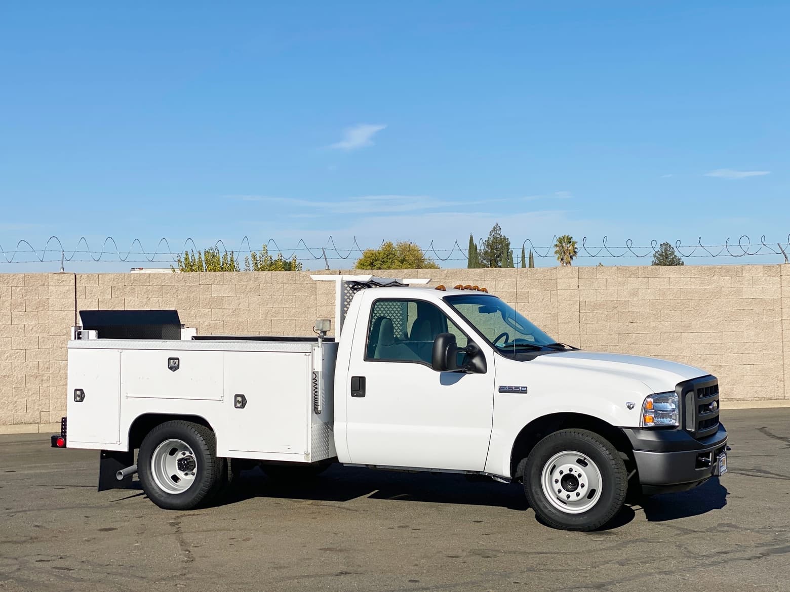 2007 Ford F350 XL SD Mechanics Service Truck w/ Tommy Gate Liftgate