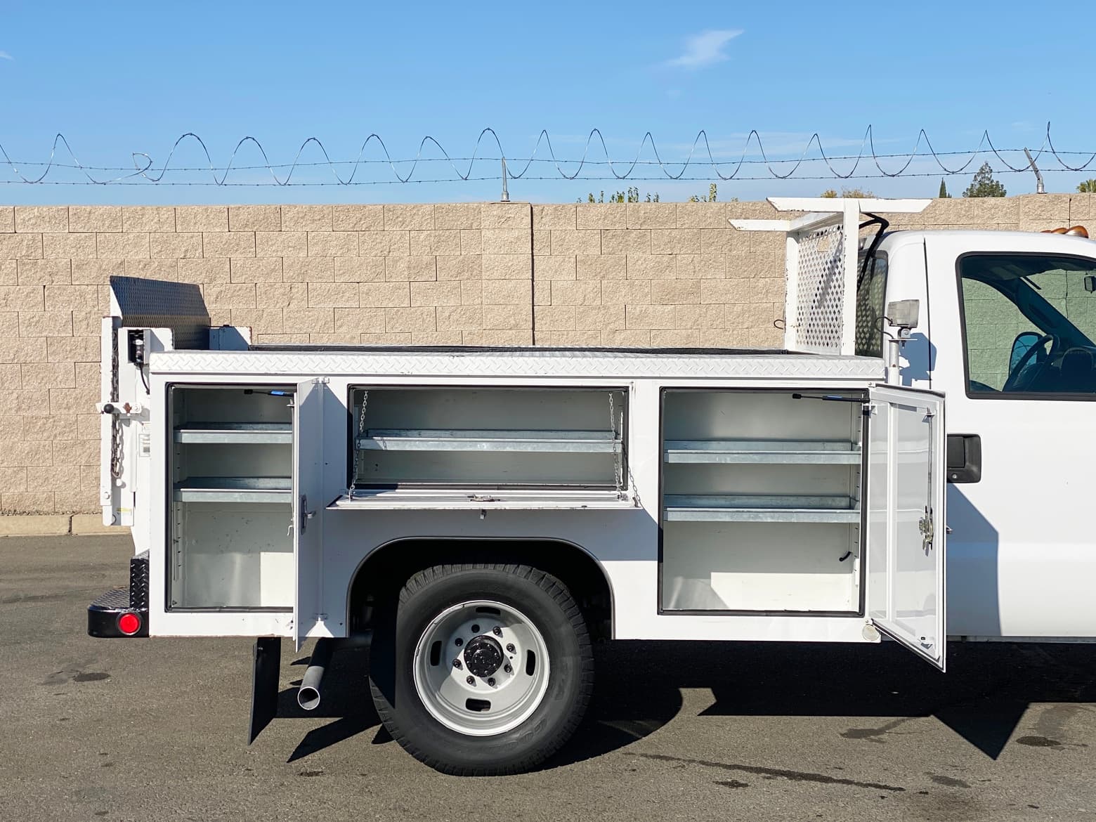 2007 Ford F350 XL SD Mechanics Service Truck w/ Tommy Gate Liftgate