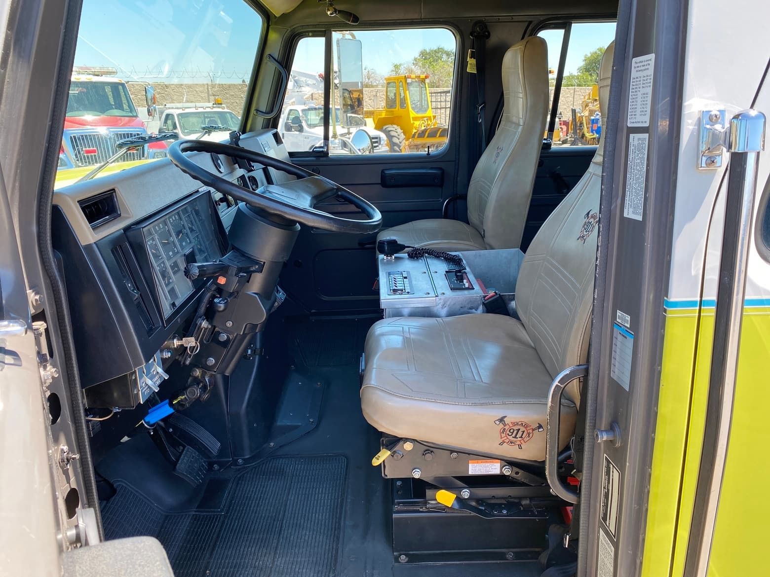 1995 International 4800 4x4 750/1250/15 Type 4 Wildland Fire Truck