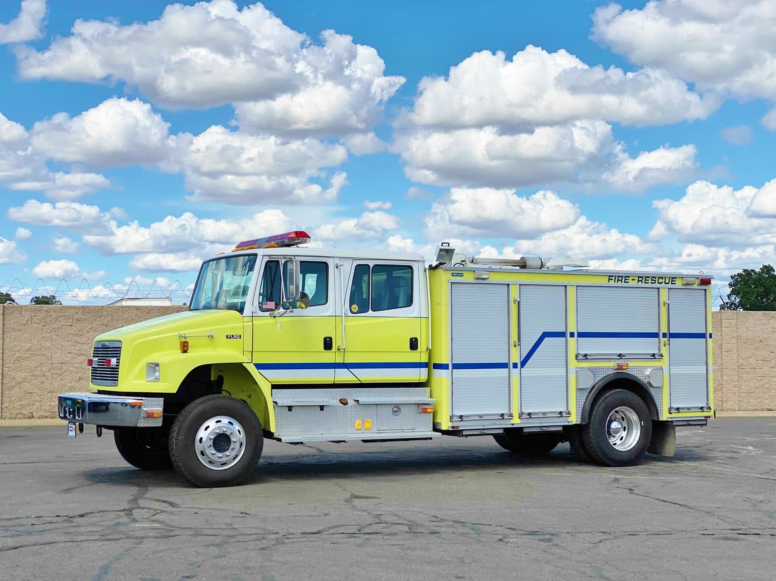 1997 Freightliner FL80 4x4 West-Mark Crew Cab Rescue Fire Truck
