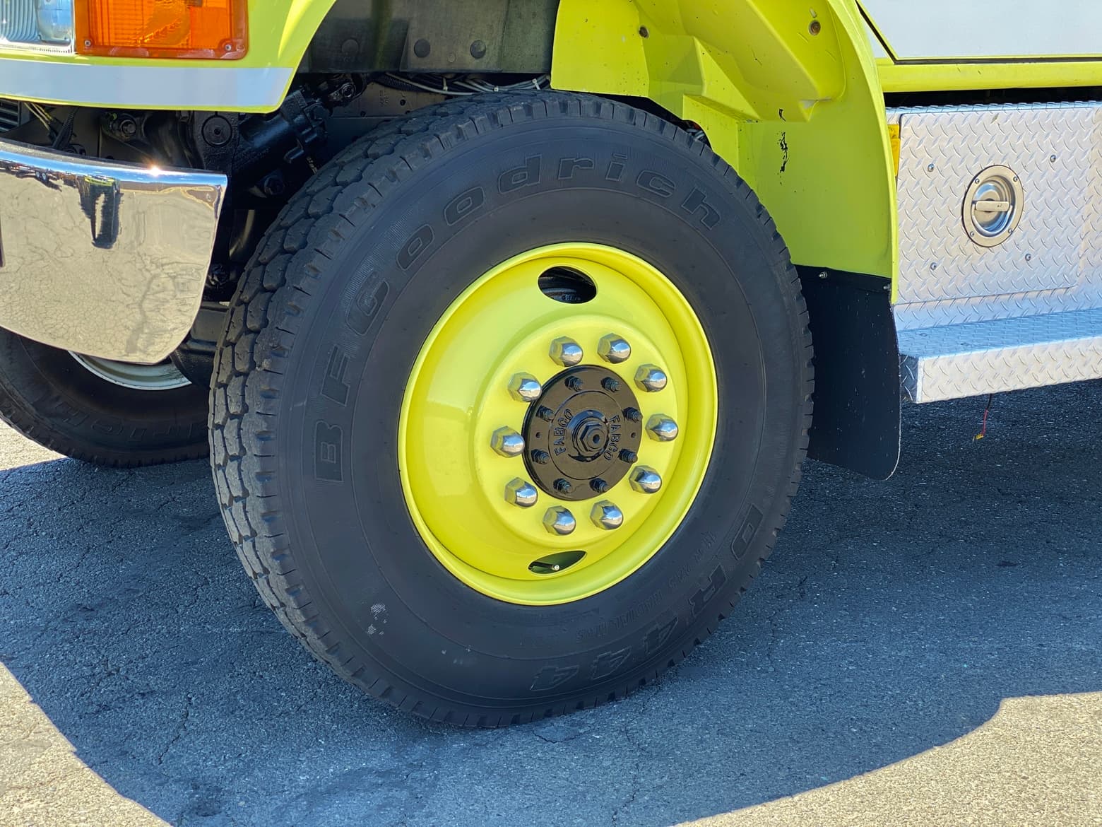 1995 International 4800 4x4 750/1250/15 Type 4 Fire Pumper Truck