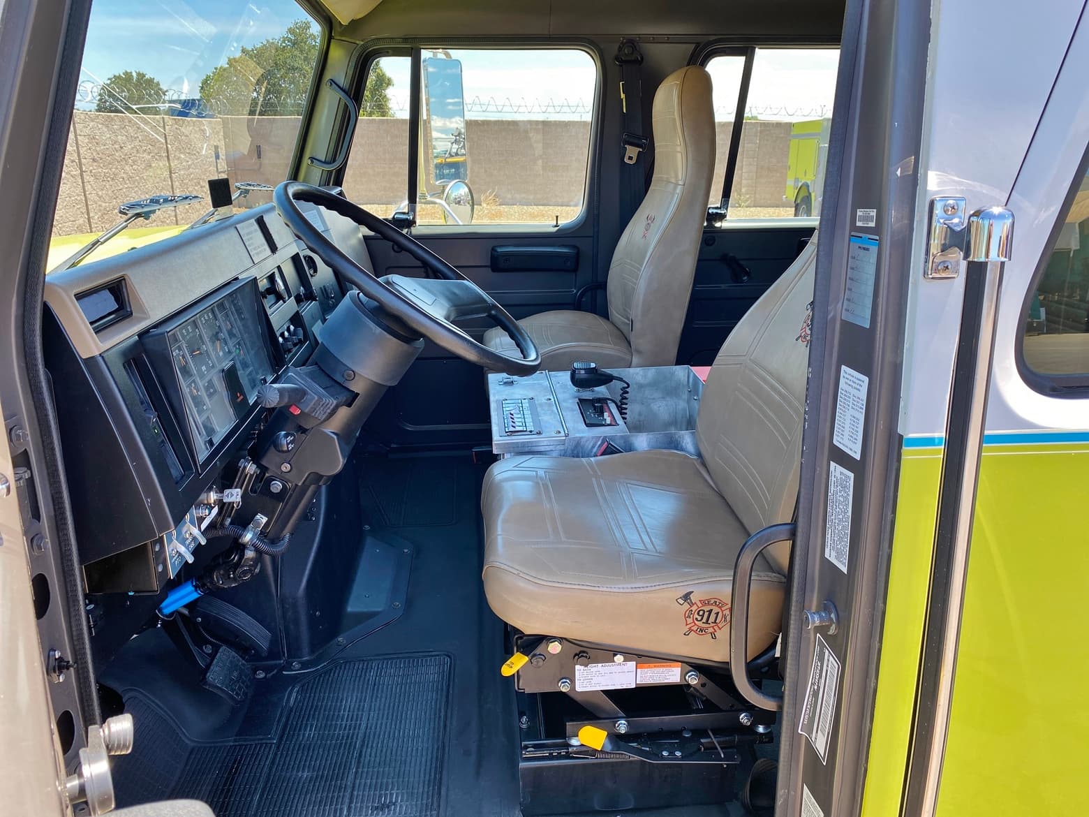 1995 International 4800 4x4 750/1250/15 Type 4 Fire Pumper Truck