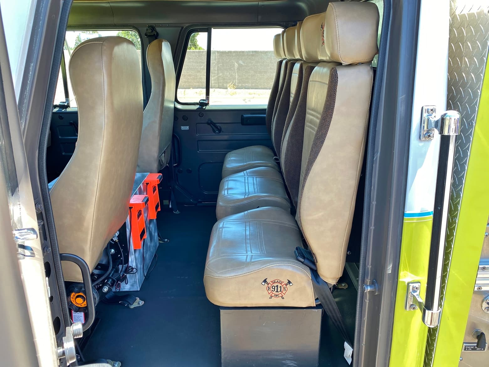 1995 International 4800 4x4 750/1250/15 Type 4 Fire Pumper Truck