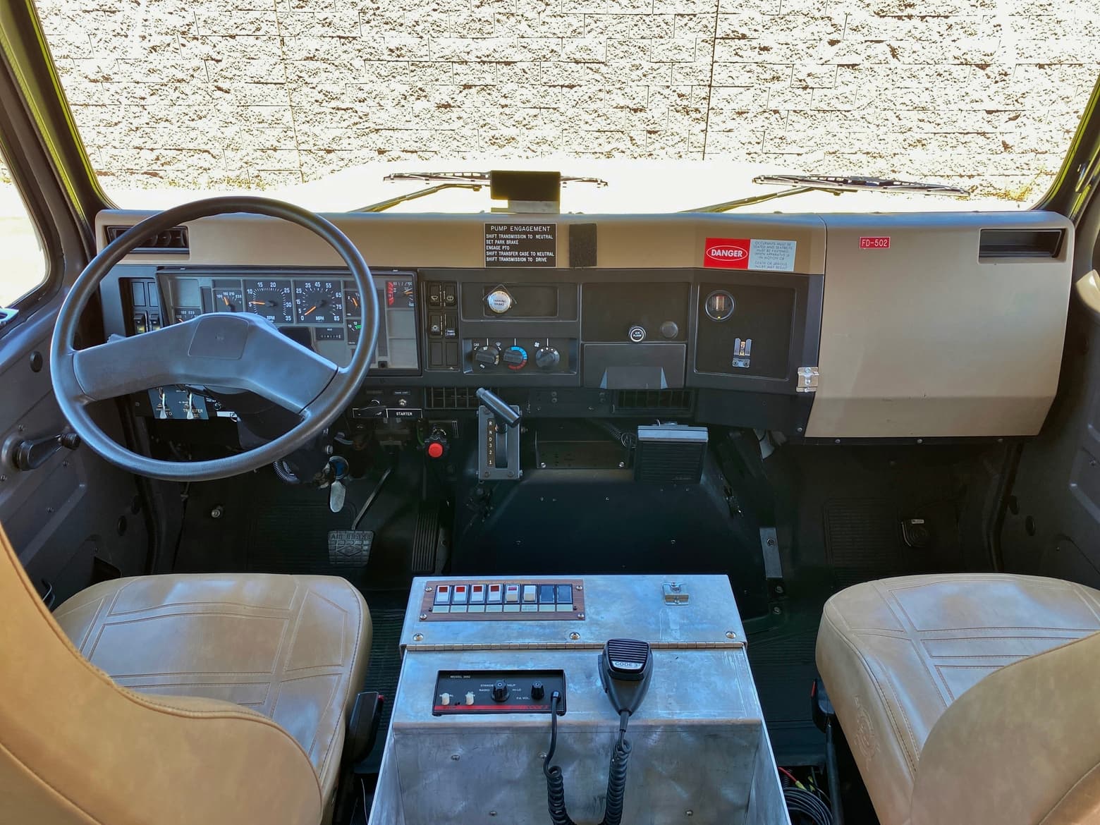 1995 International 4800 4x4 750/1250/15 Type 4 Fire Pumper Truck