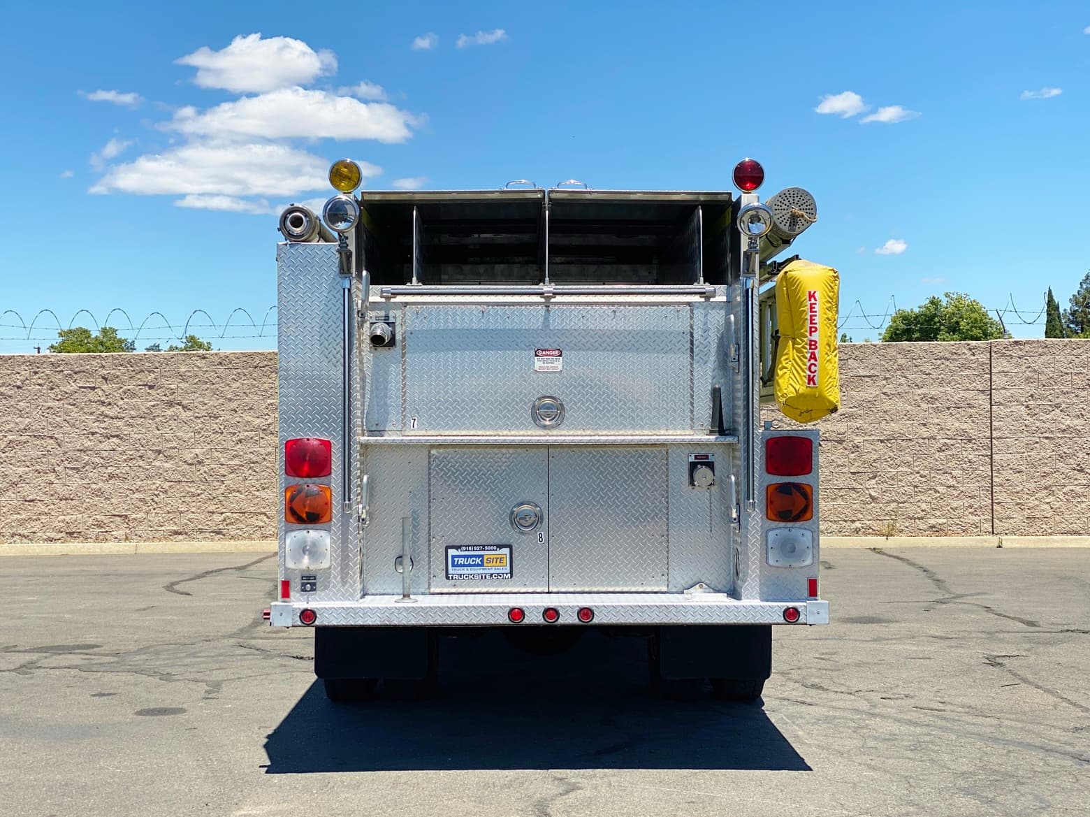 1995 International 4800 4x4 750/1250/15 Type 4 Fire Pumper Truck