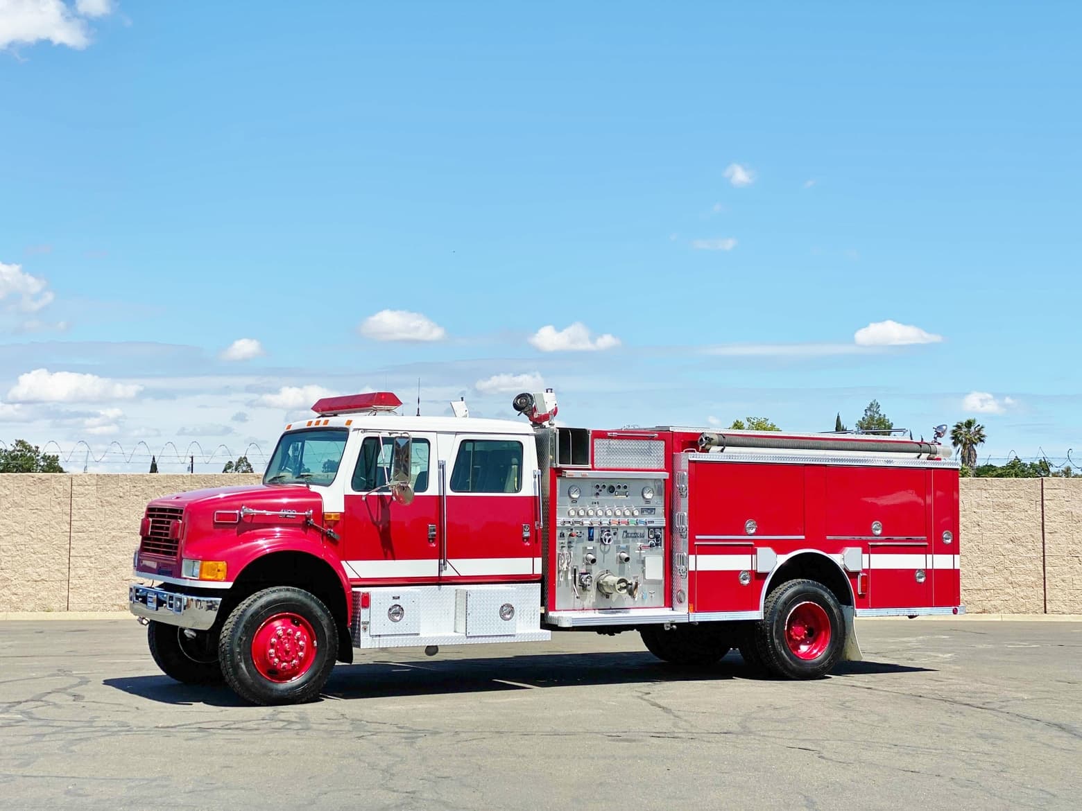 1996 International 4800 4x4 Type 4 750/1250/15 Wildland Fire Truck