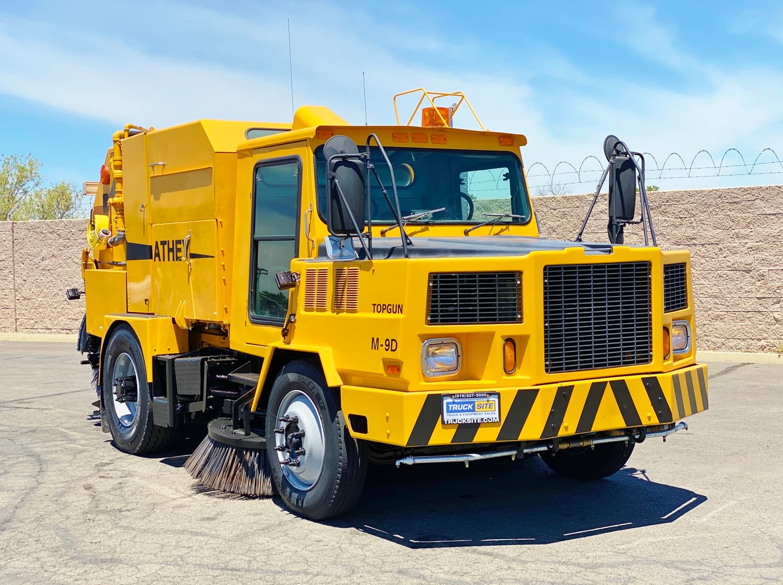 1999 Athey Mobil TopGun M-9D High Dump Street Sweeper