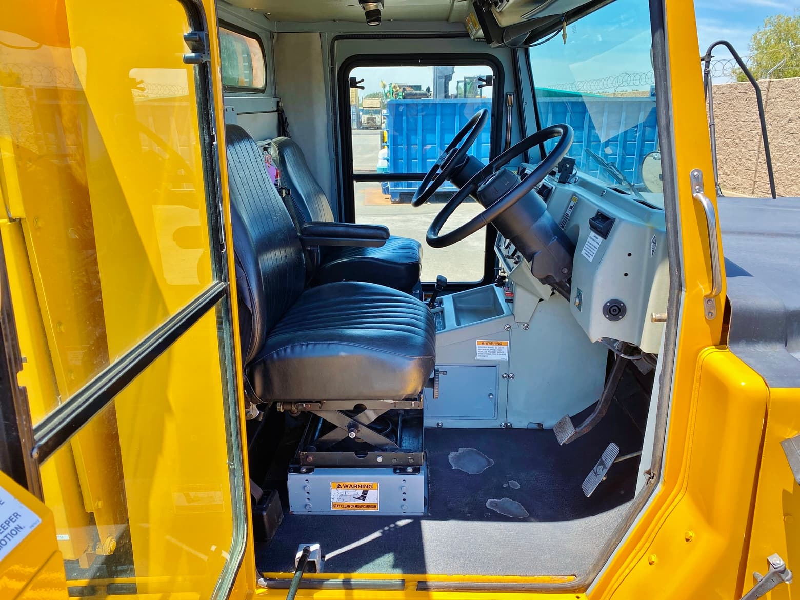 1999 Athey Mobil TopGun M-9D High Dump Street Sweeper