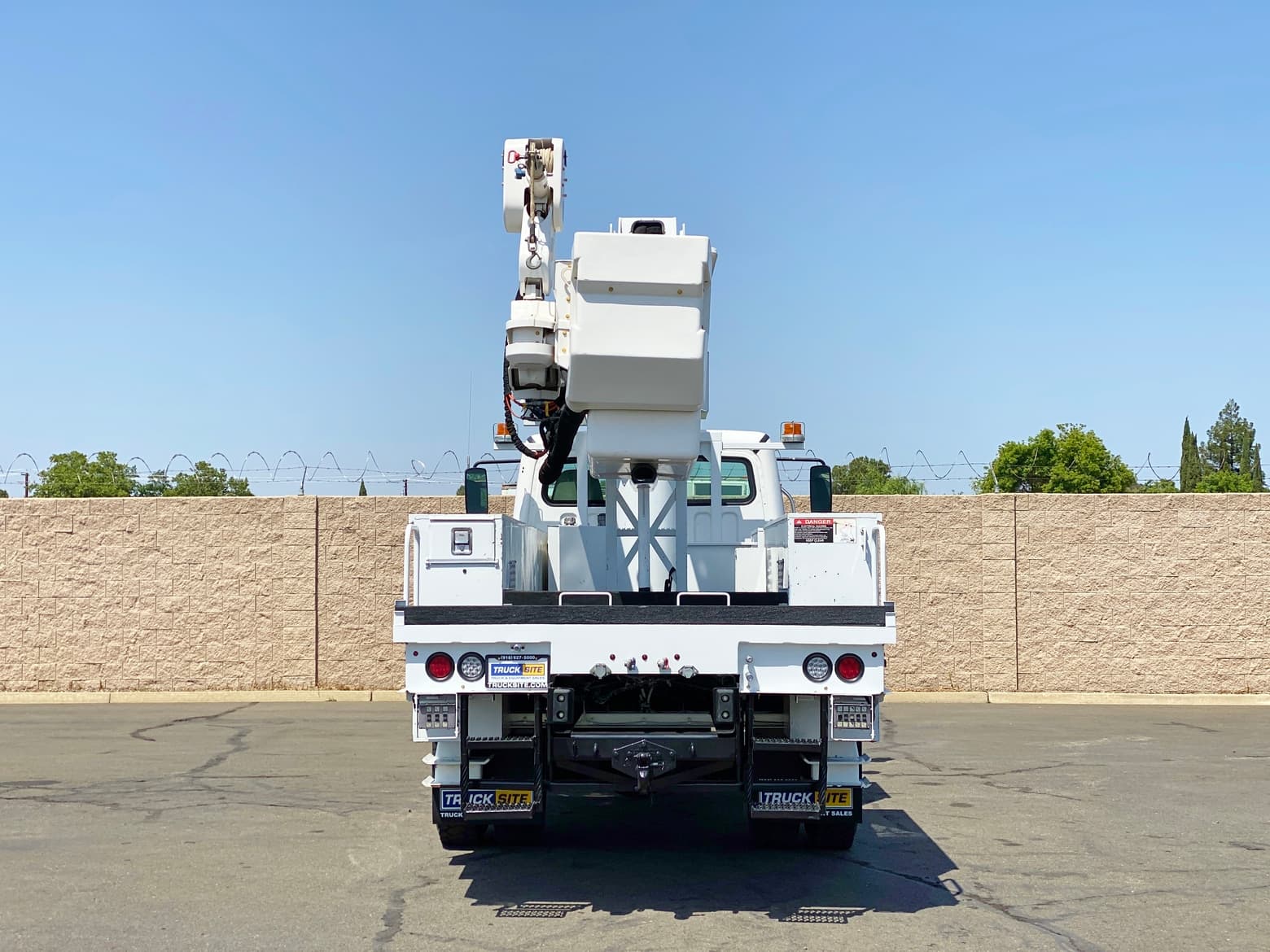 2018 Freightliner M2 4x4 Altec TA60 Articulating Bucket Truck
