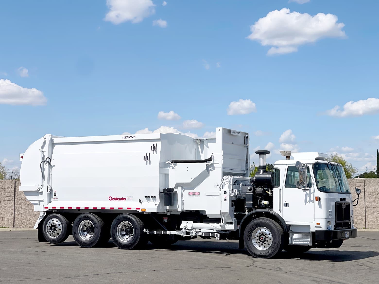 2011 Autocar Xpeditor Wayne Curbtender 31 Yard ASL Garbage Truck