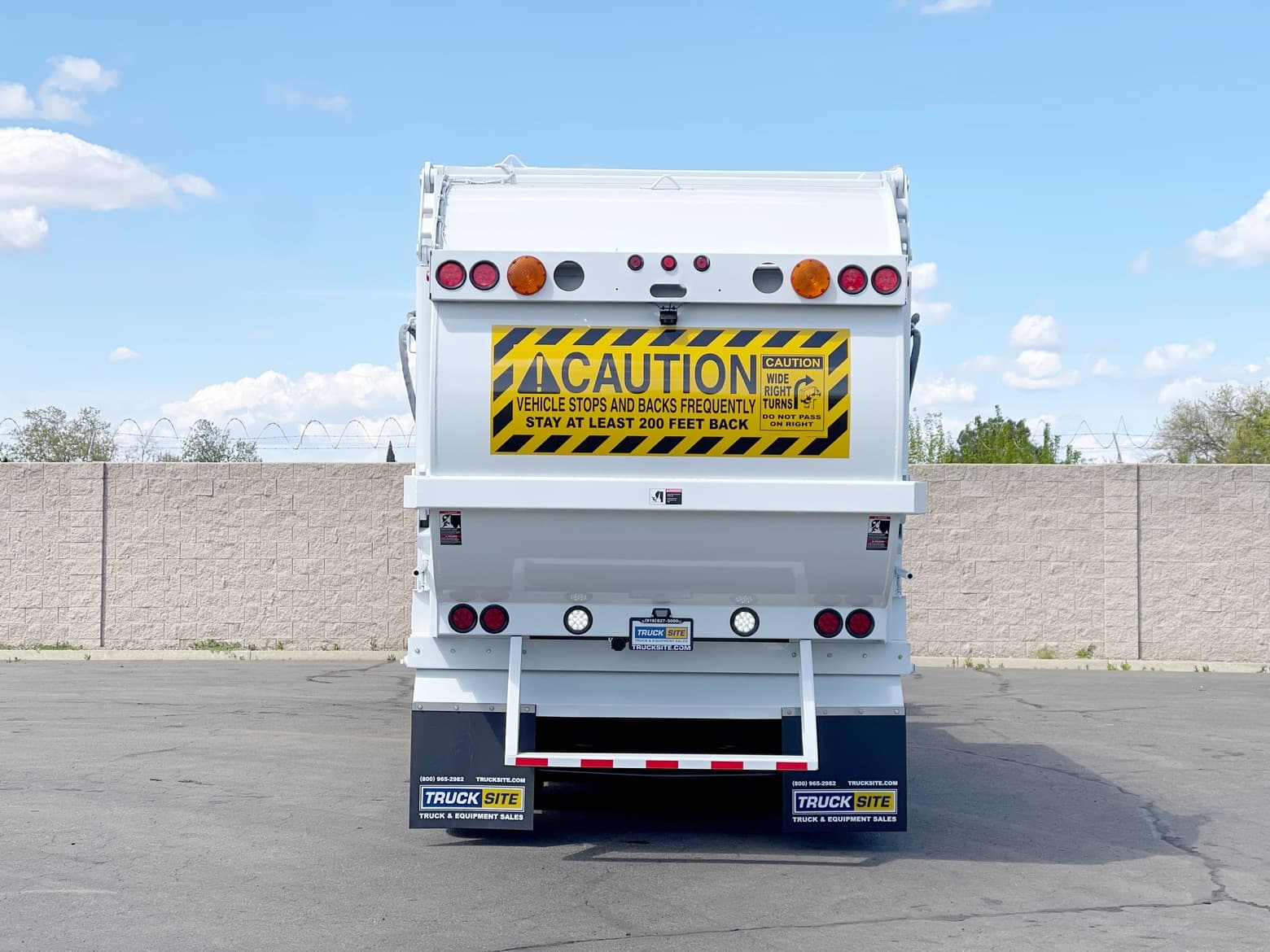 2011 Autocar Xpeditor Wayne Curbtender 31 Yard ASL Garbage Truck