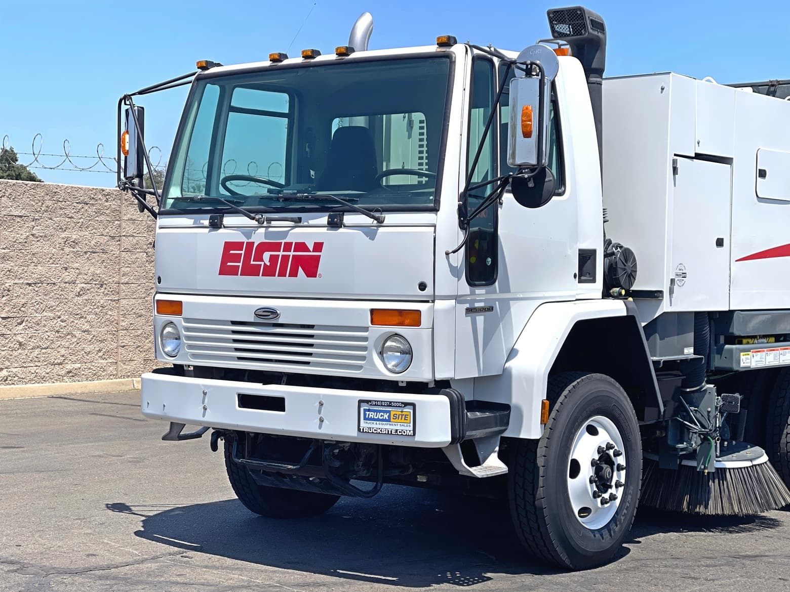 2005 Sterling Elgin Eagle Mechanical Broom Sweeper