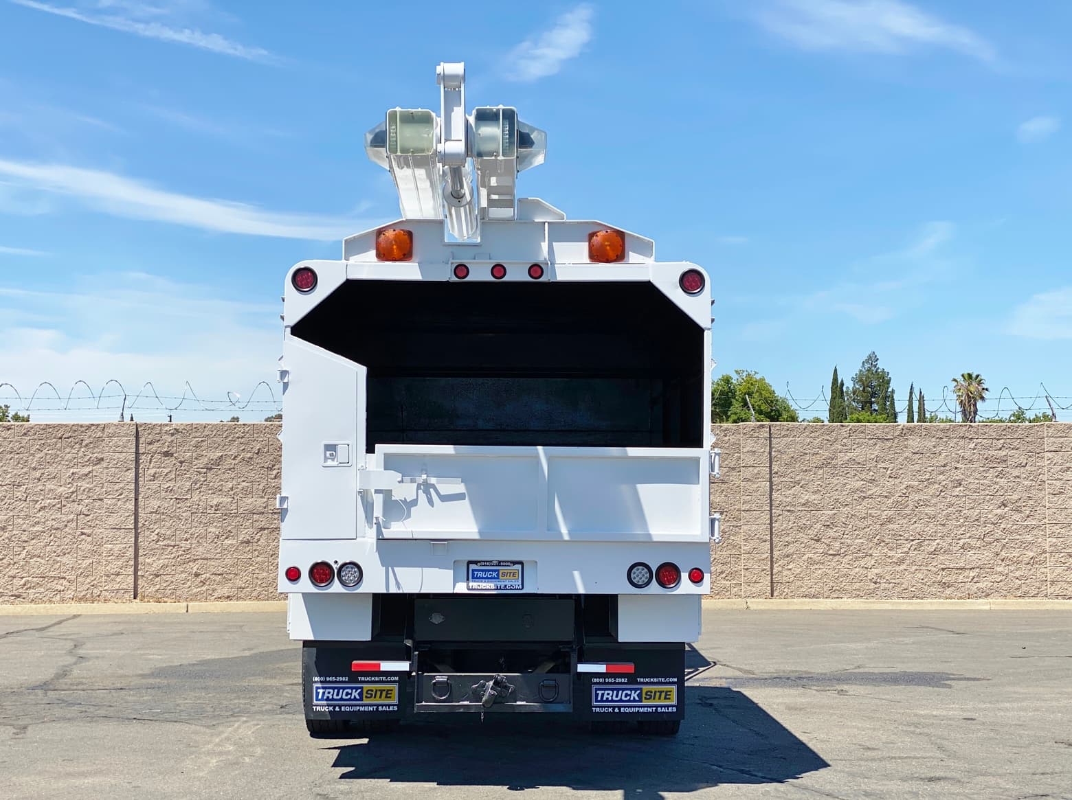 2000 Ford F750 XL SD Terex Hi-Ranger XT-5 Forestry Bucket Truck