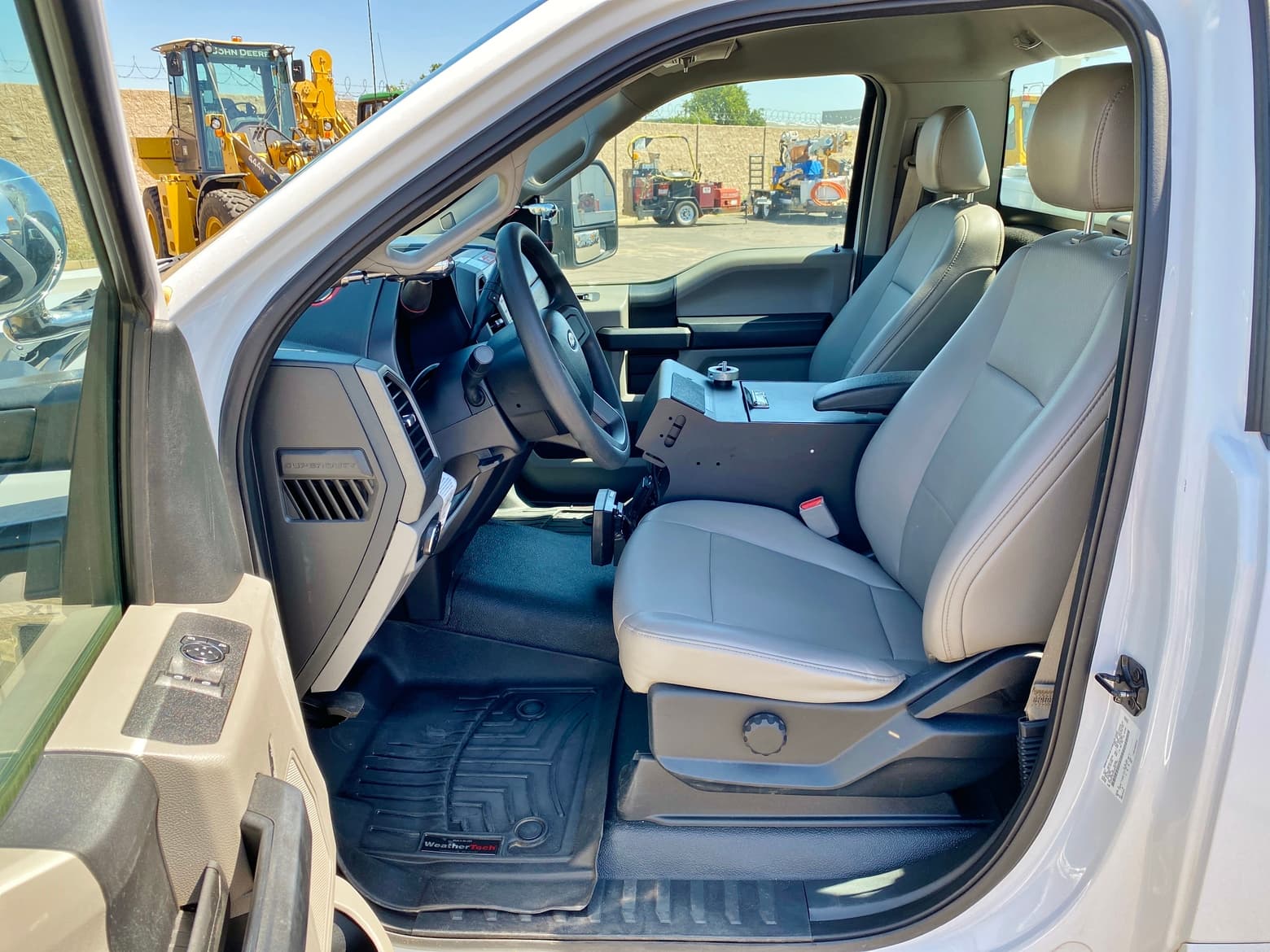 2017 Ford F550 XL 4x4 Altec AT40M Articulating Bucket Truck