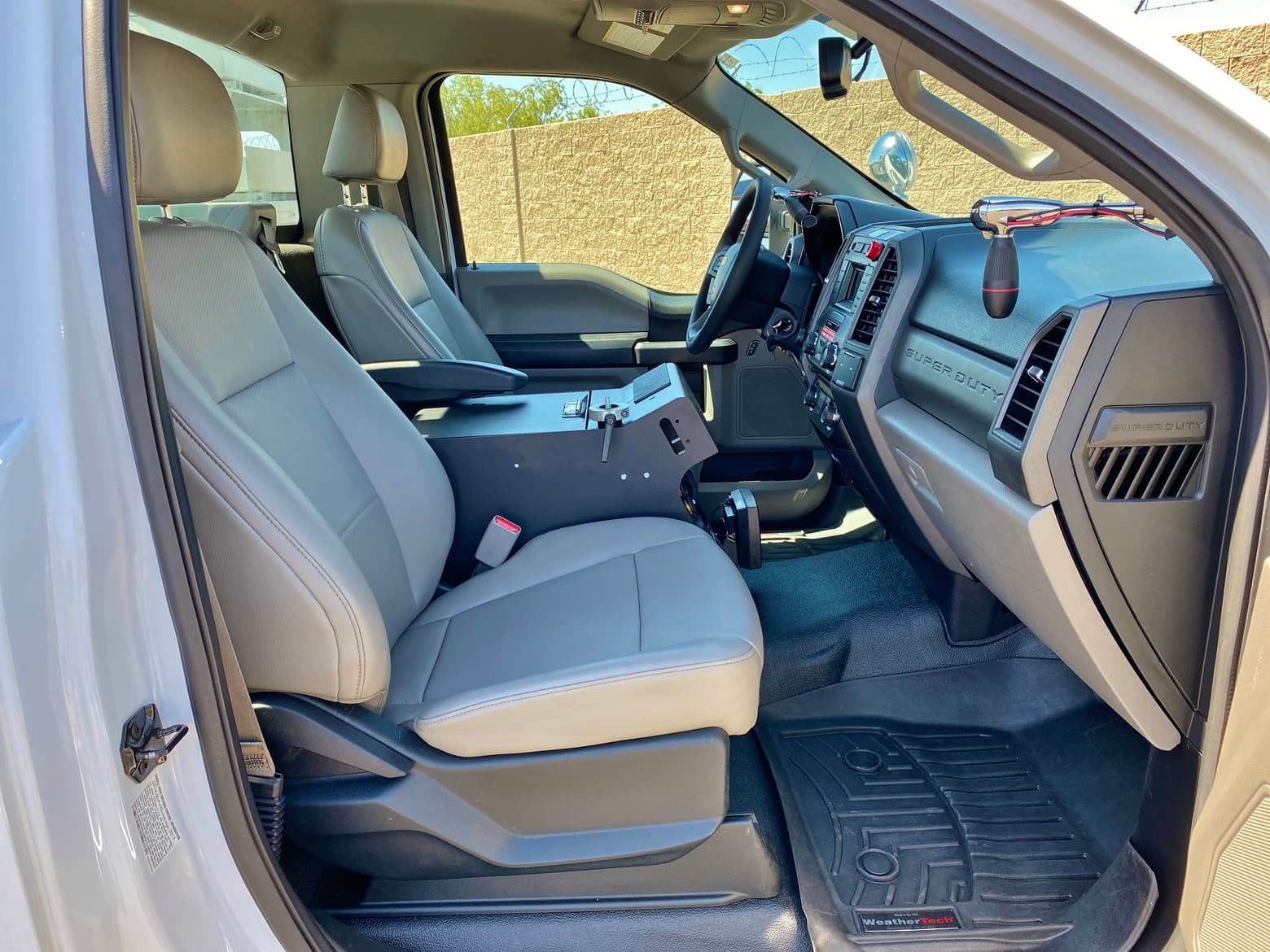2017 Ford F550 XL 4x4 Altec AT40M Articulating Bucket Truck