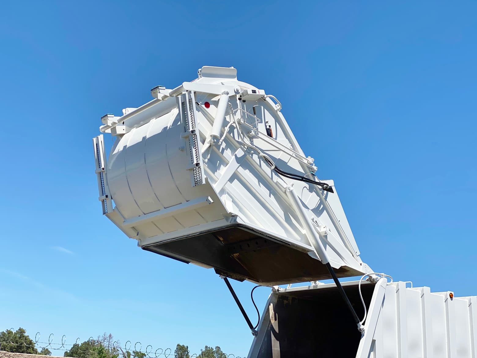 1997 Ford Leach Packmaster 2RII Rear Loader Garbage Truck