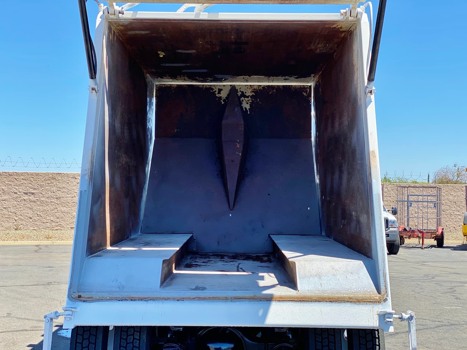 1997 Ford Leach Packmaster 2RII Rear Loader Garbage Truck