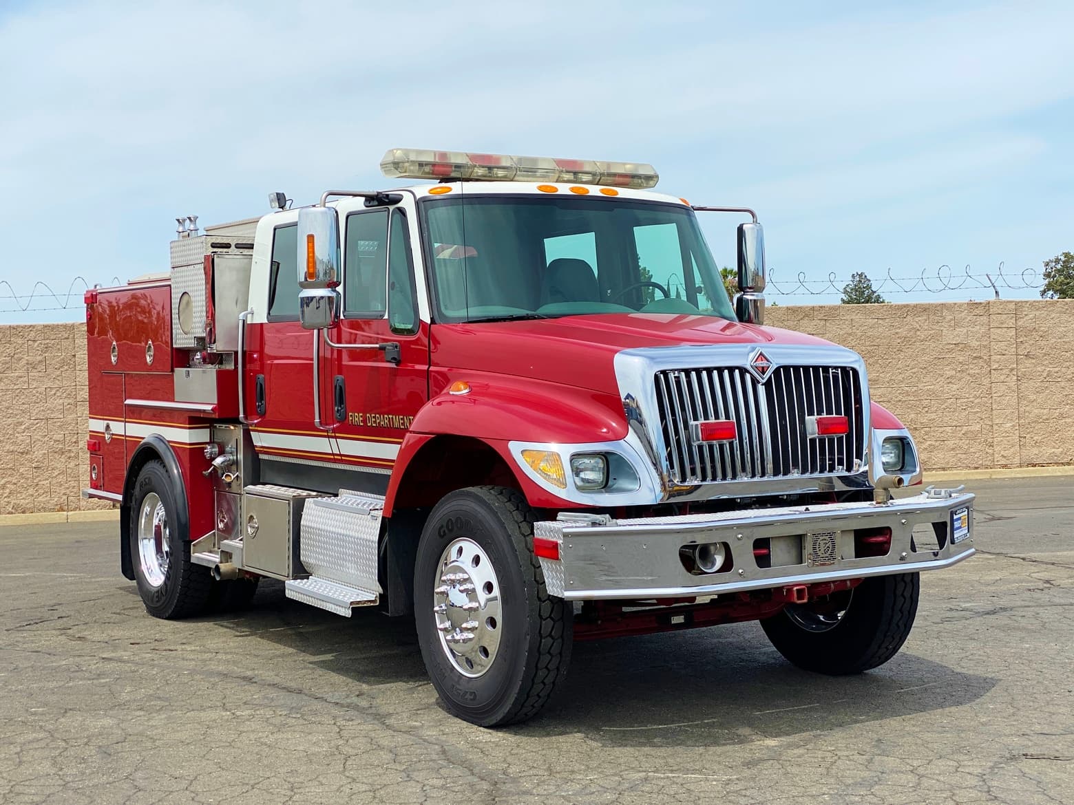 2004 International 7400 West-Mark 527/508/15 Type 3 Fire Pumper