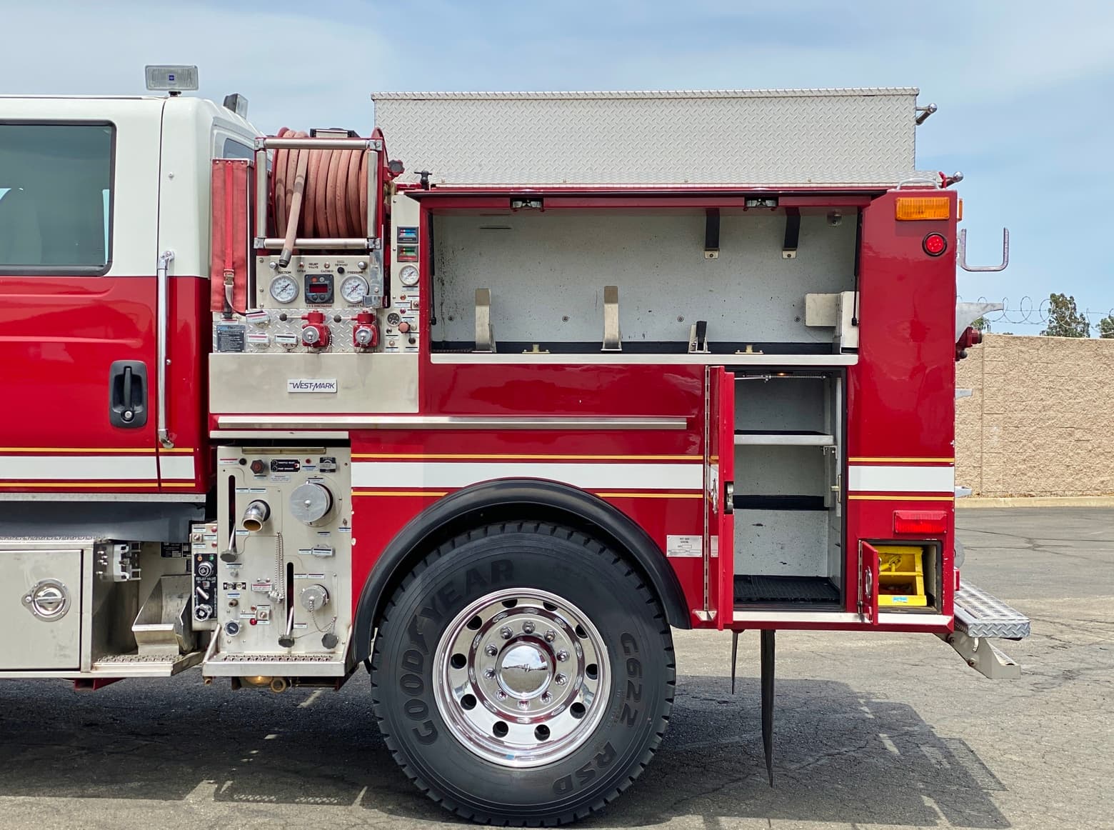 2004 International 7400 West-Mark 527/508/15 Type 3 Fire Pumper