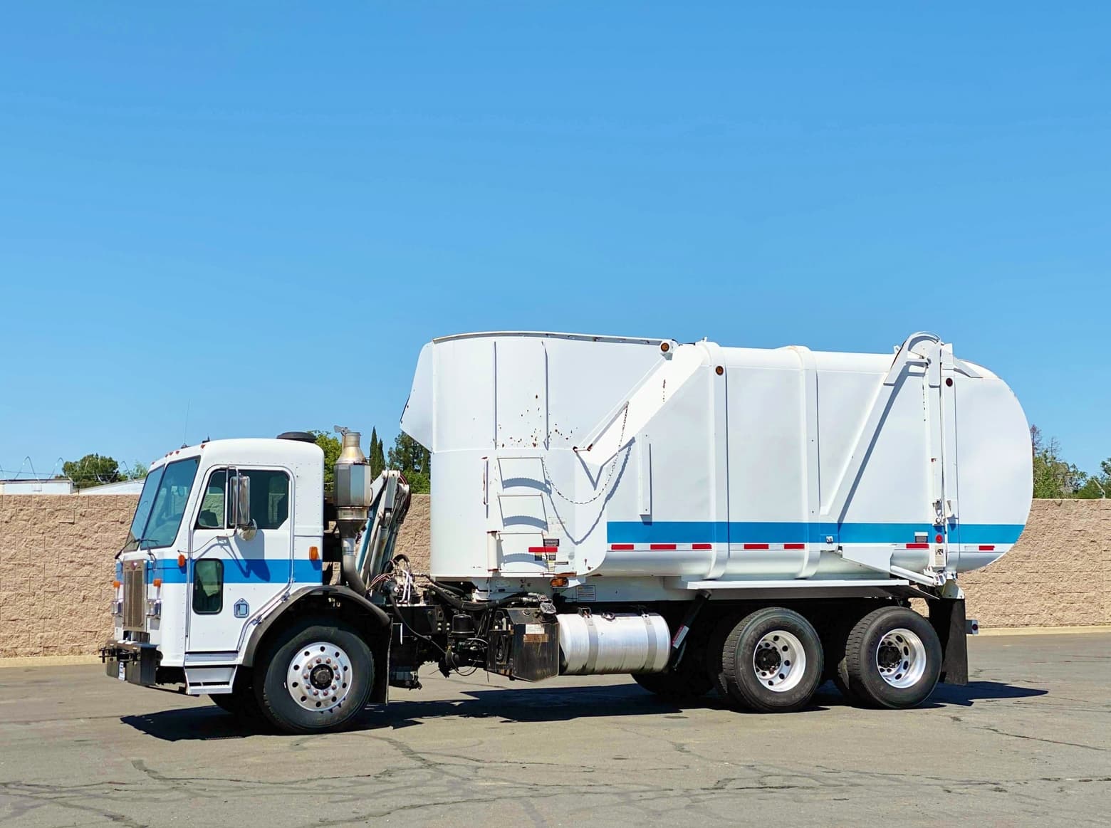 2007 Peterbilt Heil Rapid Rail 30 YD ASL Garbage Truck