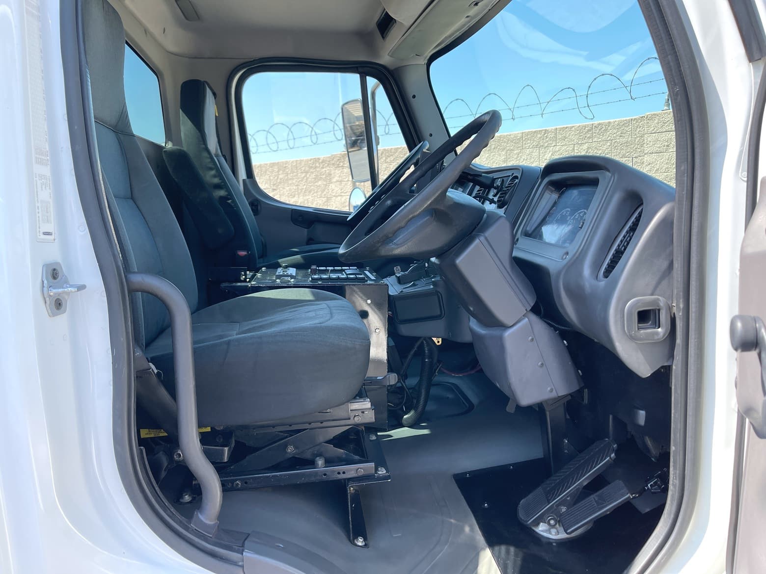 2011 Freightliner Wayne Gladiator Mechanical Street Sweeper