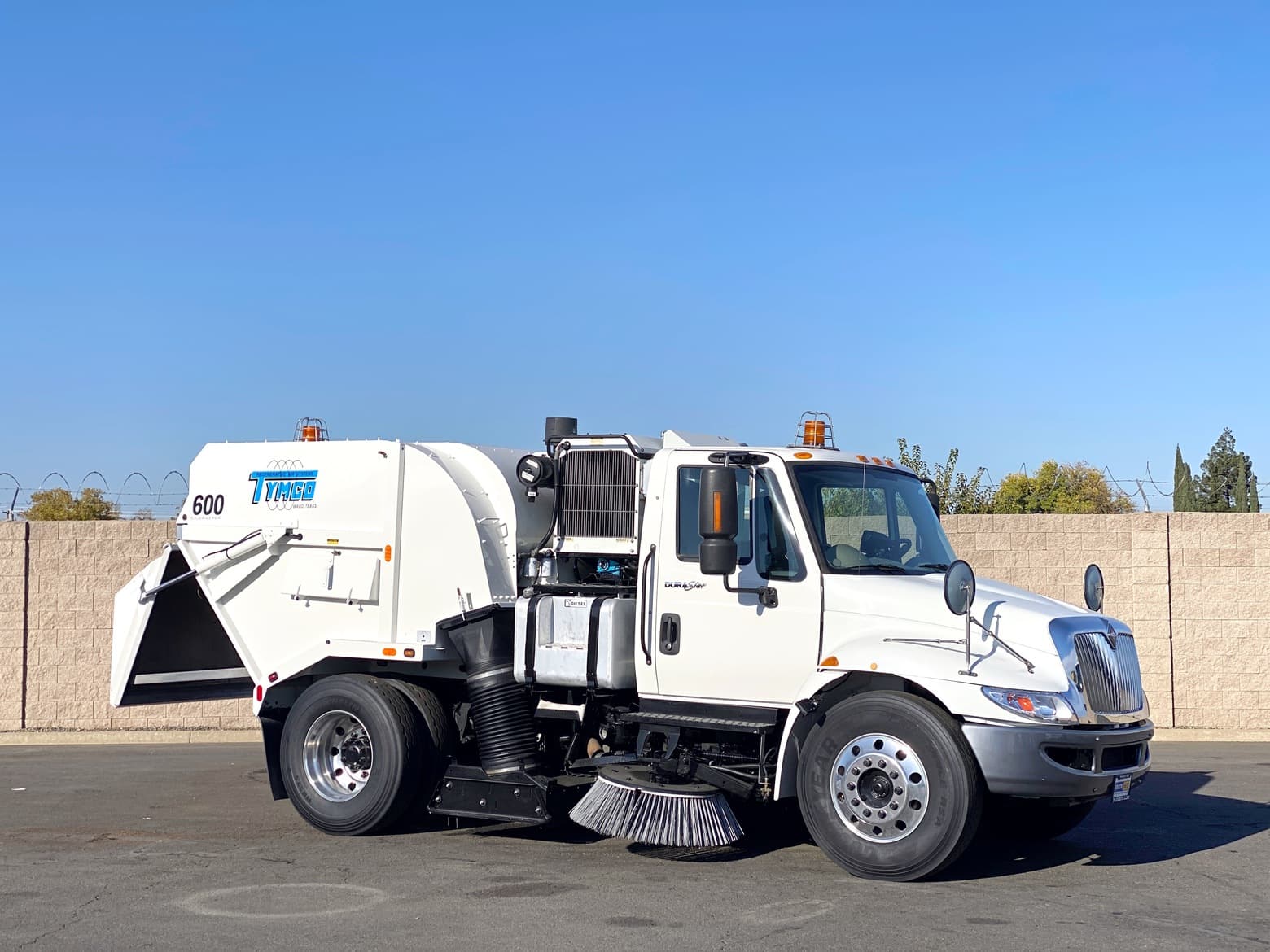 2012 International 4300 Tymco 600 Air Street Sweeper