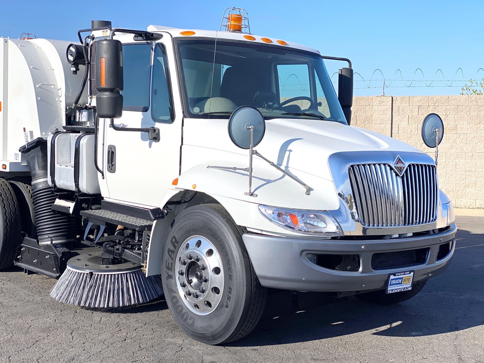 2012 International 4300 Tymco 600 Air Street Sweeper