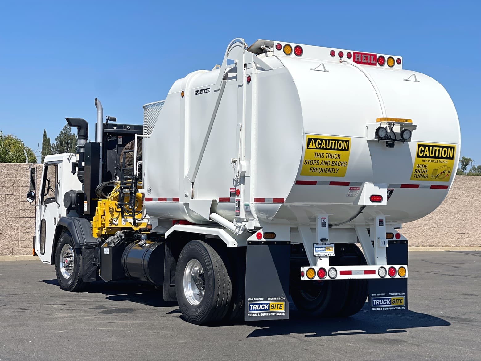 2016 CCC LET Heil Rapid Rail 22 YD Single Axle Side Loader