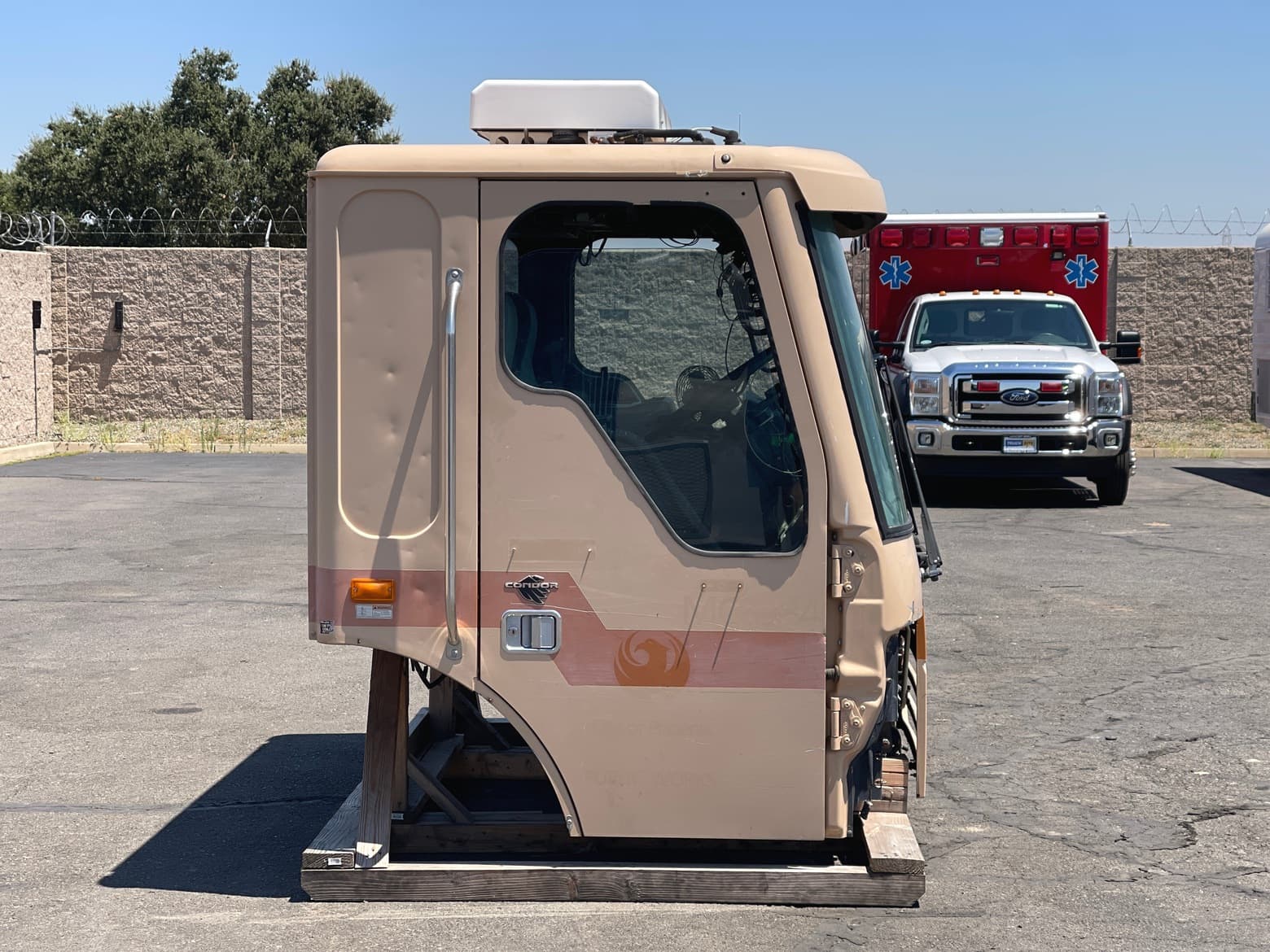 Freightliner / Right Side Steer / ALF Condor Cab