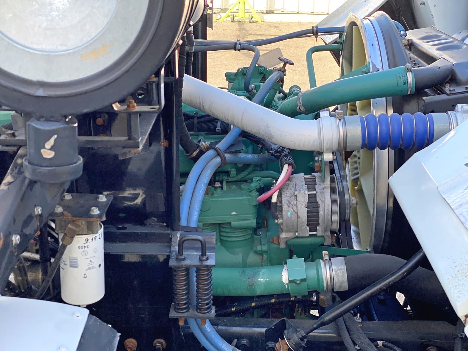 2003 Volvo WXLL42 Leach Alpha 20 YD Rear Loader Garbage Truck