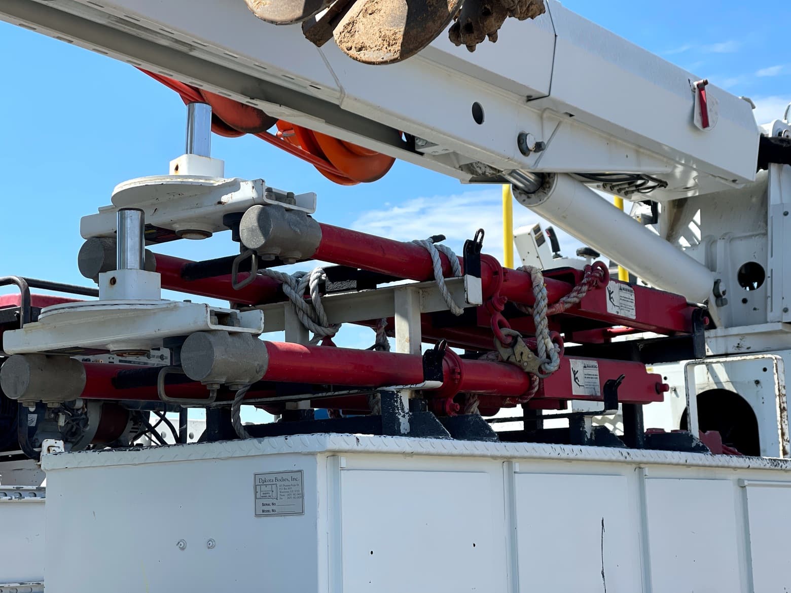 Altec D3060ATR Digger Derrick Body