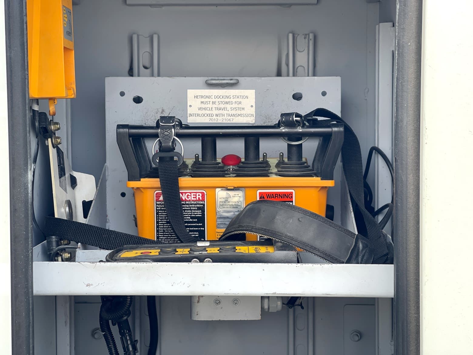 Altec D3060ATR Digger Derrick Body