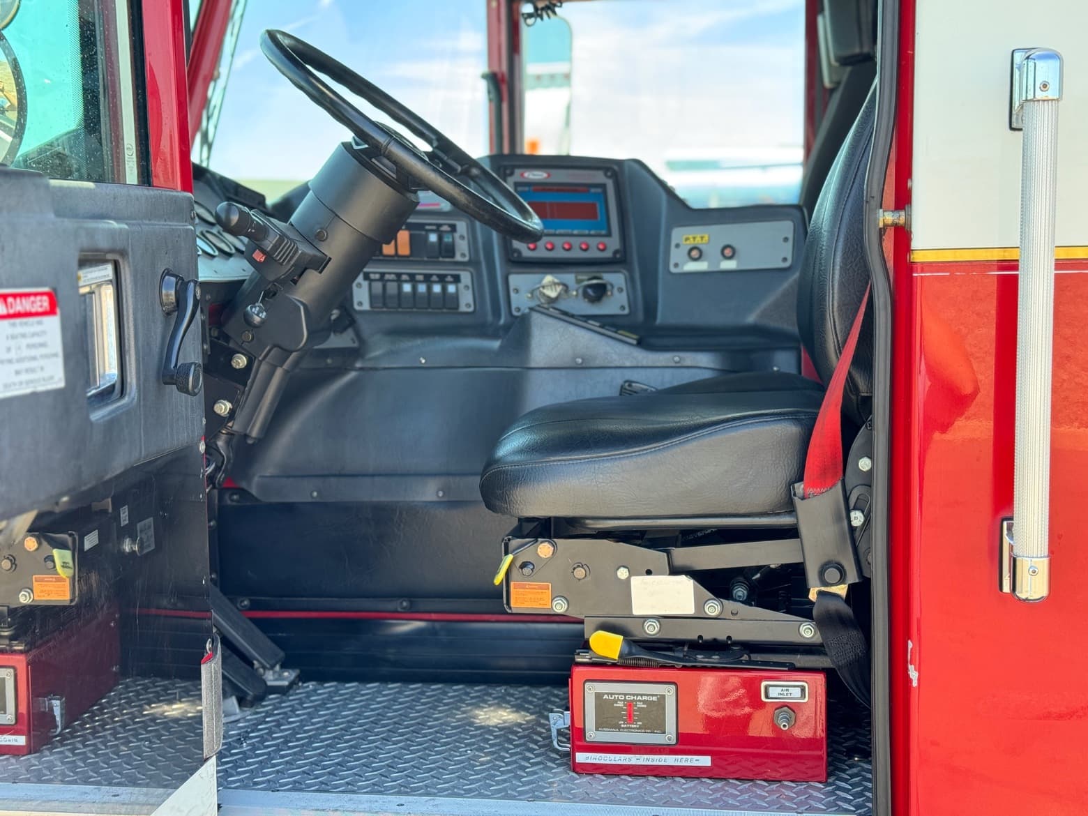 2005 Pierce Quantum Single Axle Cab & Chassis