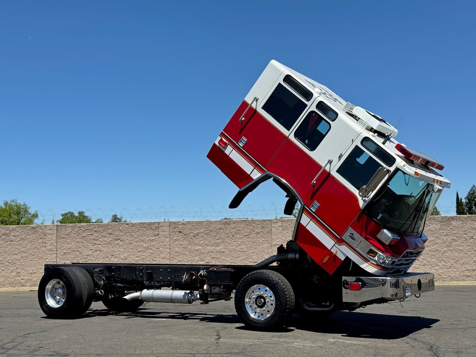 2005 Pierce Quantum Single Axle Cab & Chassis